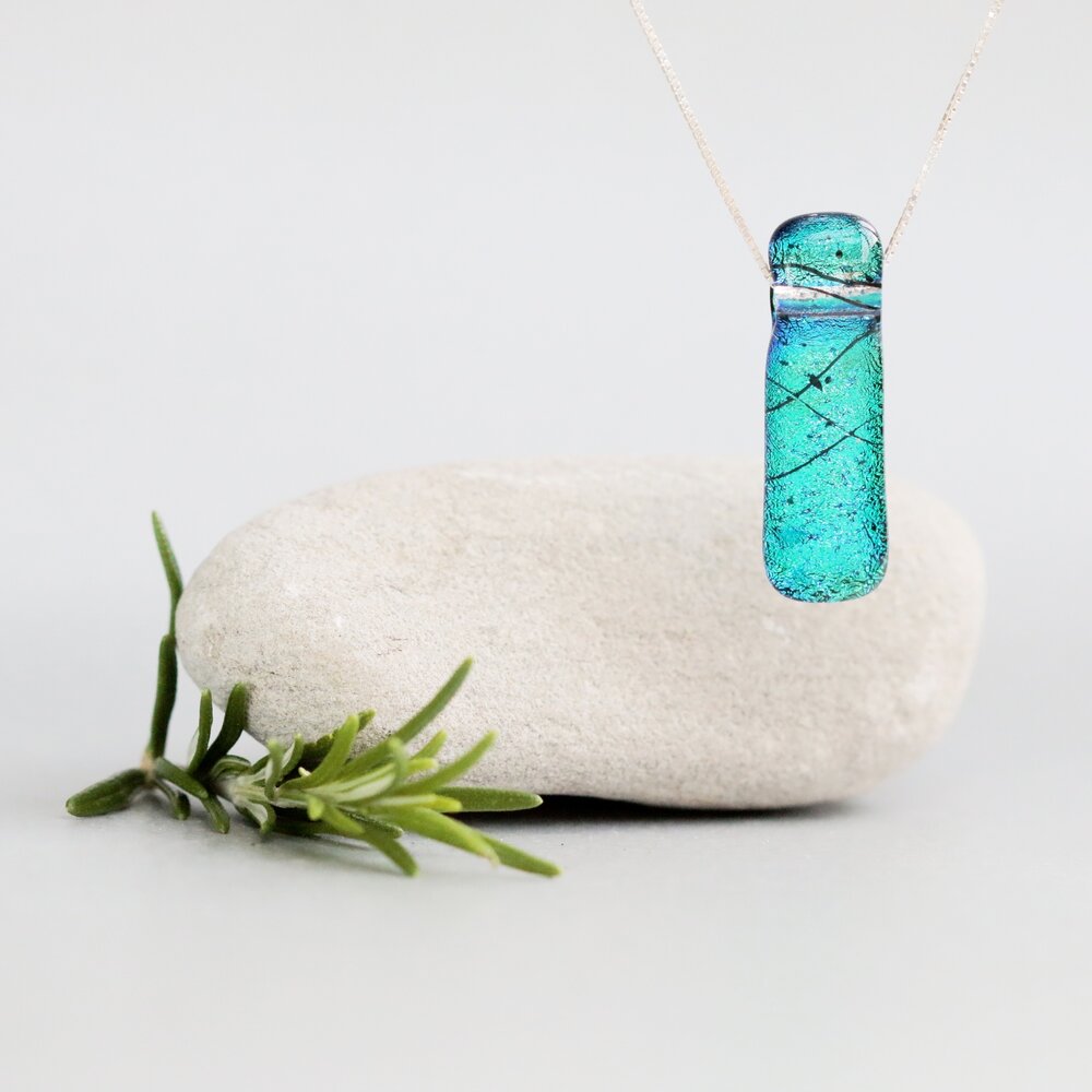 Lilabet Pendant