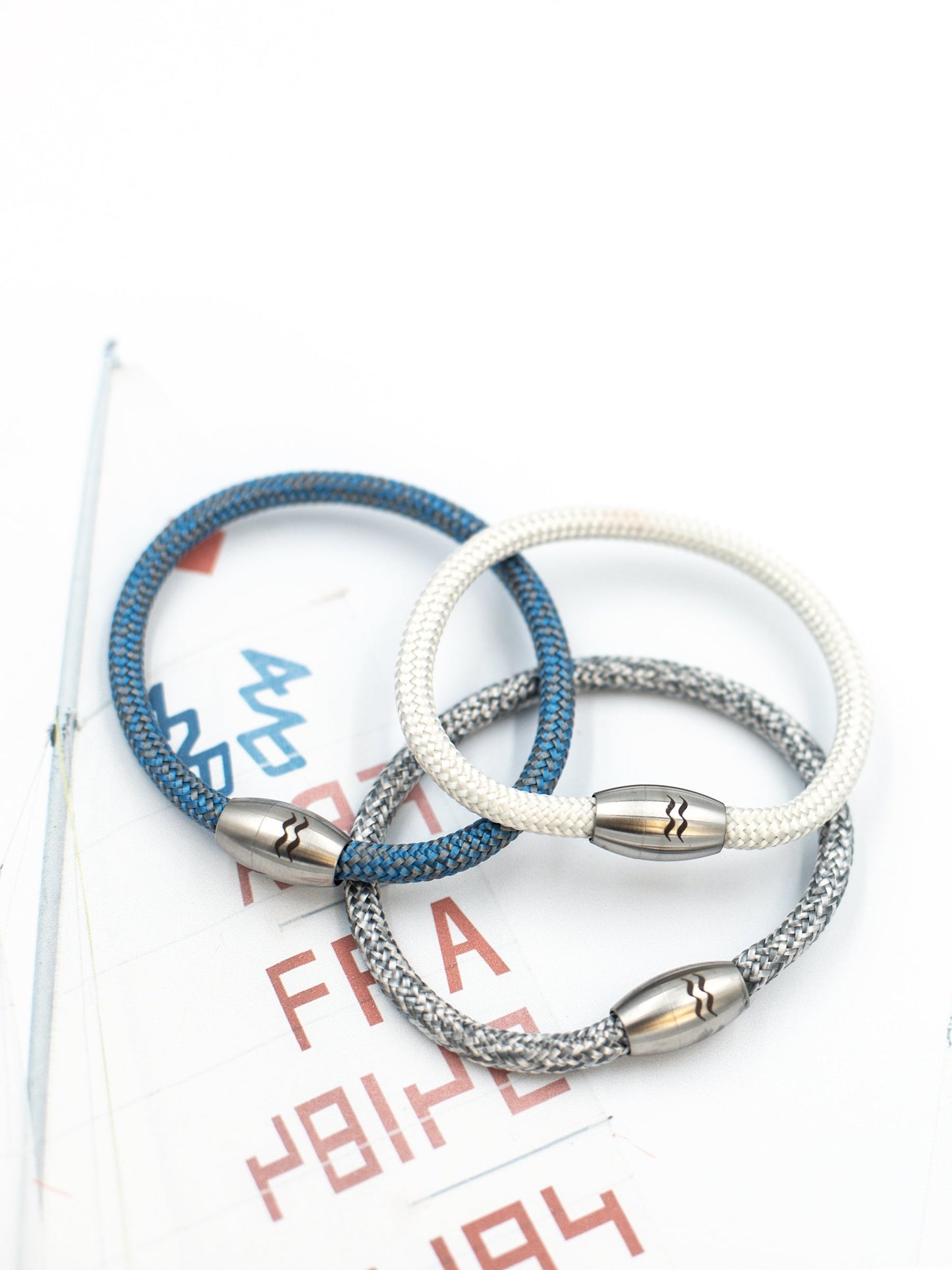 Recycled-Plastic Rope Magnetic Bracelet - Blue